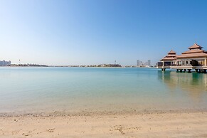 Ultra Luxury Palm - Mina Azizi Beachfront - Private Beach and Pool
