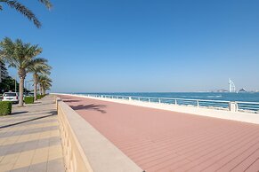 Ultra Luxury Palm - Mina Azizi Beachfront - Private Beach and Pool