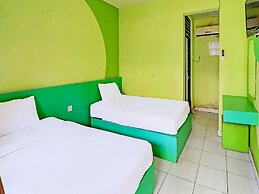 Super OYO 91870 Warna Kedaton