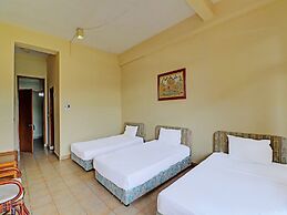 Super OYO 91870 Warna Kedaton