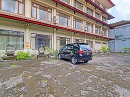 Super OYO 91870 Warna Kedaton