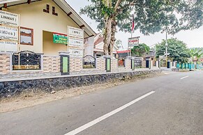 OYO Homes 91124 Desa Wisata Kaso Near Kantor Kepala Desa Kaso