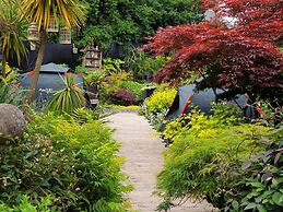 Tropical Garden Oasis