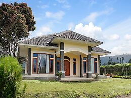OYO Homes 91156 Eco Tourism Big Farmer Desa Kertawangi Syariah