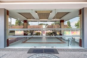 OYO Flagship Tembok Batu Residence