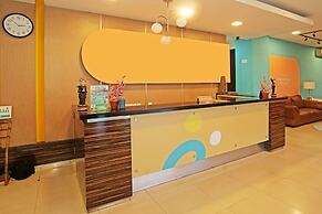 Super OYO Townhouse OAK Hotel Fiducia Serpong