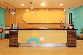 Super OYO Townhouse OAK Hotel Fiducia Serpong