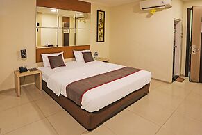 Super OYO Townhouse OAK Hotel Fiducia Serpong