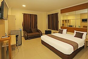 Super OYO Townhouse OAK Hotel Fiducia Serpong