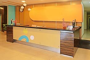 Super OYO Townhouse OAK Hotel Fiducia Serpong