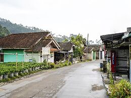 OYO Homes 91128 Desa Wisata Lebakmuncang Ciwidey Syariah