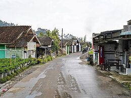 OYO Homes 91128 Desa Wisata Lebakmuncang Ciwidey Syariah