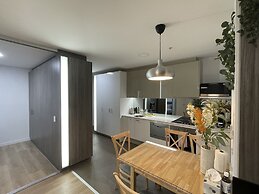 Luxury 2B2B Well Furnished Spectacular View