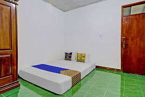 OYO Homes 90849 Cibeunying Homestay Cibodas Maribaya