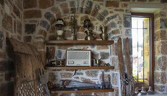 Luxury Villa Golden Crest with pool