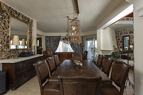 Luxury Villa Golden Crest with pool