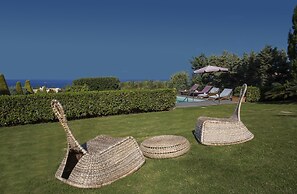 Luxury Villa Golden Crest with pool