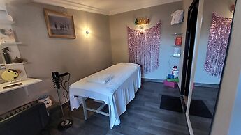 MAJOREL PEARL  Restaurant Piscine SPA