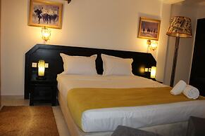 MAJOREL PEARL  Restaurant Piscine SPA