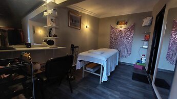 MAJOREL PEARL  Restaurant Piscine SPA