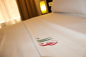 MAJOREL PEARL  Restaurant Piscine SPA