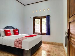 OYO Homes 91094 Desa Wisata Banyuatis