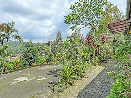 OYO Homes 91094 Desa Wisata Banyuatis