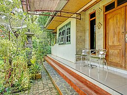OYO Homes 91094 Desa Wisata Banyuatis