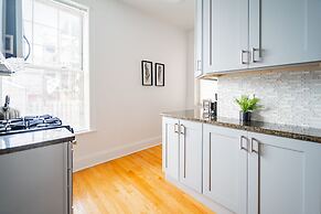 2BR Apt in Lively Ngbrhood Wrigley Field