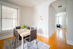2BR Apt in Lively Ngbrhood Wrigley Field