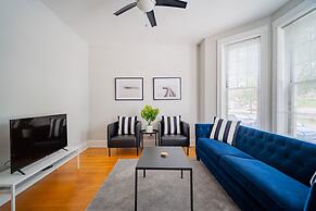 2BR Apt in Lively Ngbrhood Wrigley Field