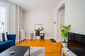 2BR Apt in Lively Ngbrhood Wrigley Field