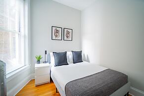 2BR Apt in Lively Ngbrhood Wrigley Field