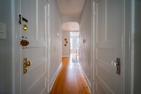 2BR Apt in Lively Ngbrhood Wrigley Field