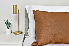 Cool 2BR Wrigleyville close to Fun City