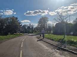 Fully Detached Cottage House Loddington Kettering