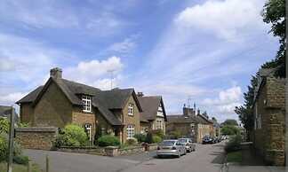 Fully Detached Cottage House Loddington Kettering