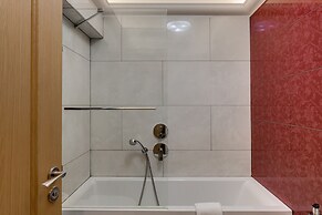 Louren - The Bridge Inn