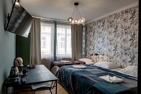 Louren - The Bridge Inn