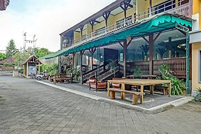 Collection O 91081 New Arena Hotel