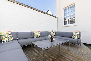 Elliot Oliver - Stunning 6 Bedroom Regency House With Parking