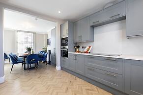 Elliot Oliver - Stunning 6 Bedroom Regency House With Parking