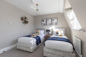 Elliot Oliver - Stunning 6 Bedroom Regency House With Parking