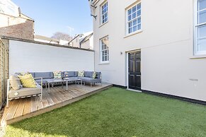 Elliot Oliver - Stunning 6 Bedroom Regency House With Parking