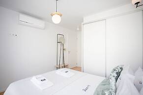 Liiiving-Modern & Glam Rooftop Apartment
