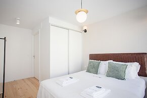 Liiiving-Modern & Glam Rooftop Apartment