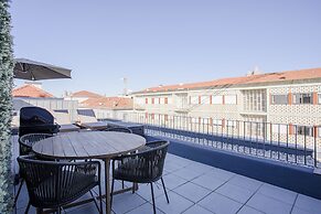 Liiiving-Modern & Glam Rooftop Apartment