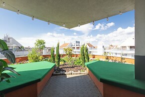 Rooftop City Residence