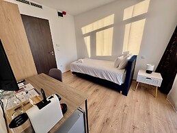 Rooftop City Residence