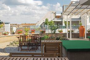 Rooftop City Residence